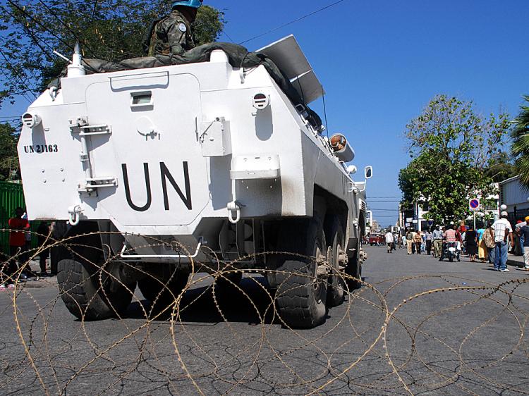 01-UN-Tanks-repress-2008protest